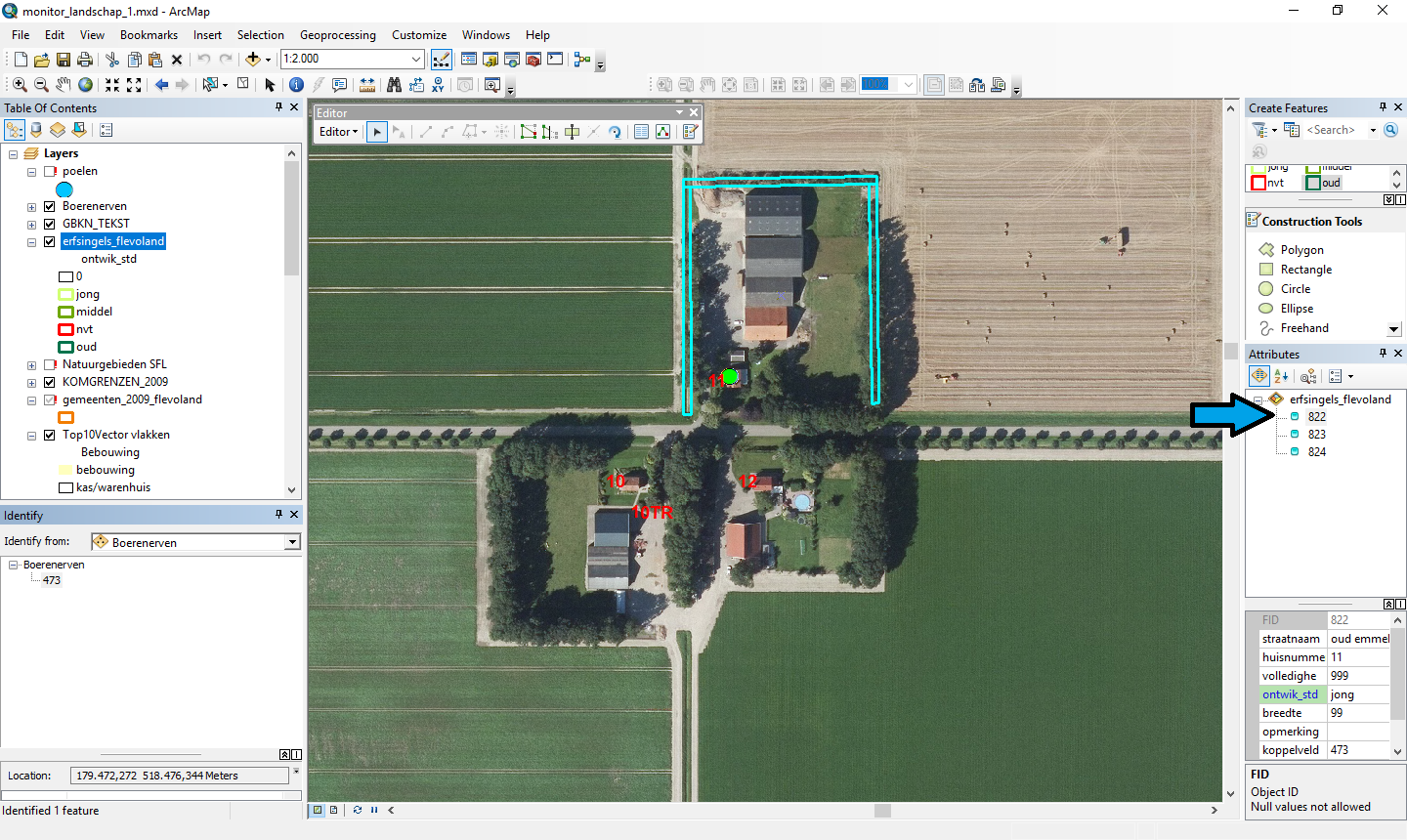 screenshot of arcgis in edit mode with 3 features selected. However in the attribute window highlights only one of the features