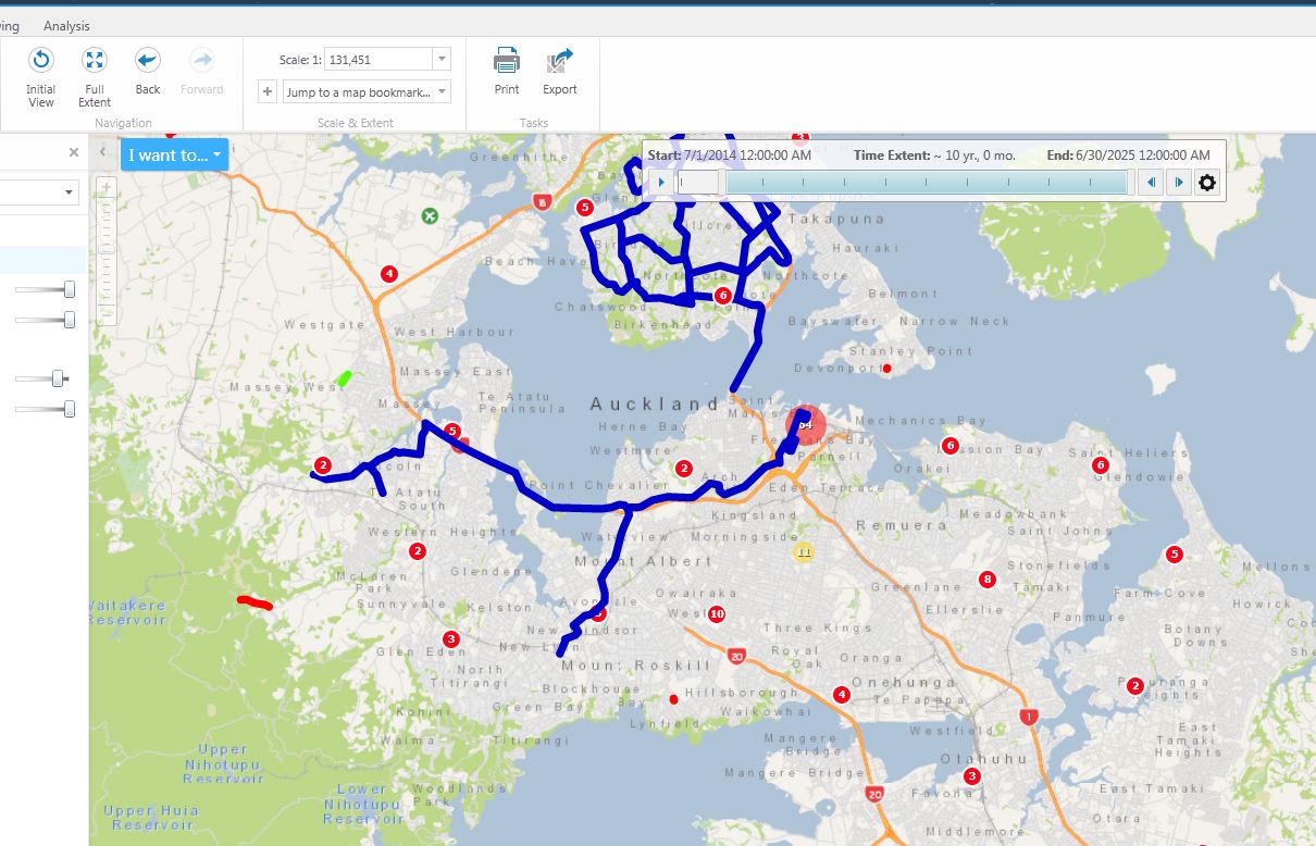 GeoCortex App native clustering for Polygons: This application overviews many transport project areas across the city as cluster.